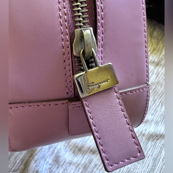 Salvatore Ferragamo RARE Pink Snake Print Handbag - Picture 3 of 7